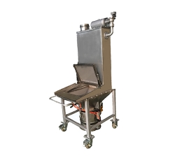 Mobile feeding truck